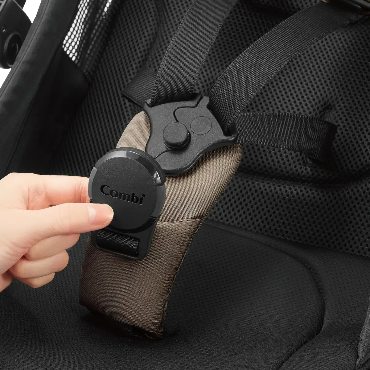 コンビ「auto N second BQ」のマグネットバックル