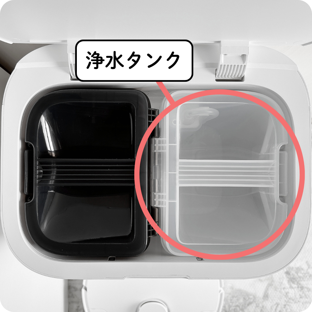 Dreame D20 Ultraの浄水タンクにきれいな水を入れる