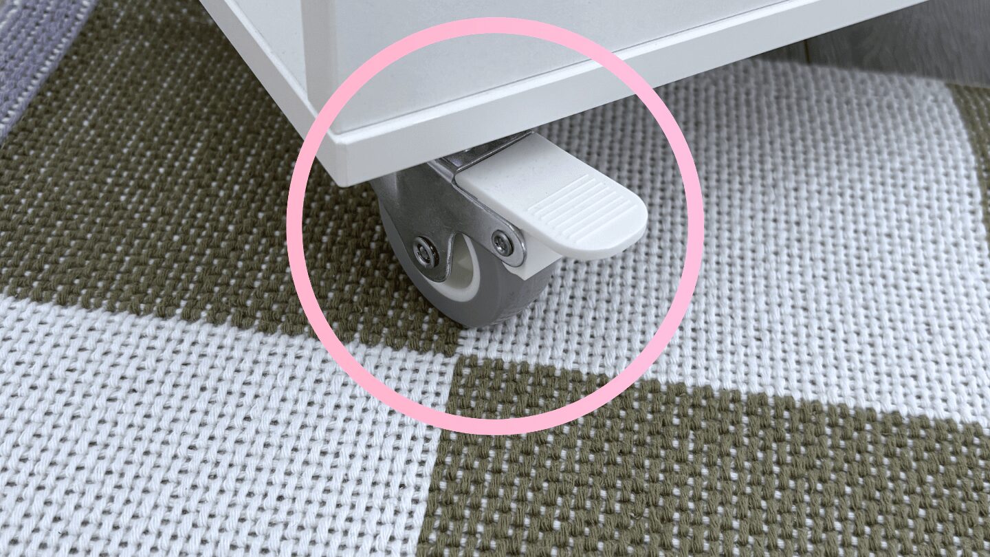 IKEAのオーヴニングはキャスター付きで移動しやすい
